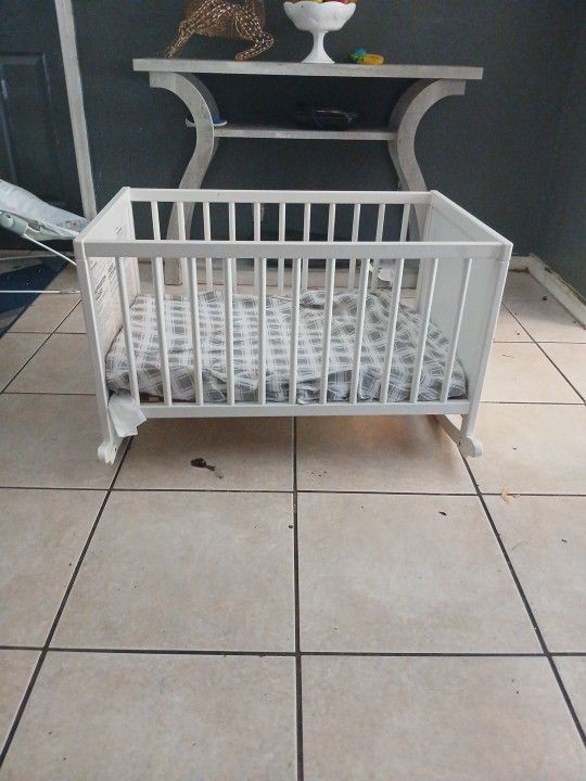 Rocking Baby Bed
