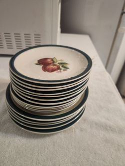 11 small plates 5 meduim apple decorations 15.00 for all