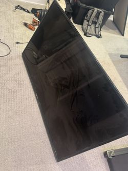 Sceptre 55” 4K UHD TV With Wall Mount 