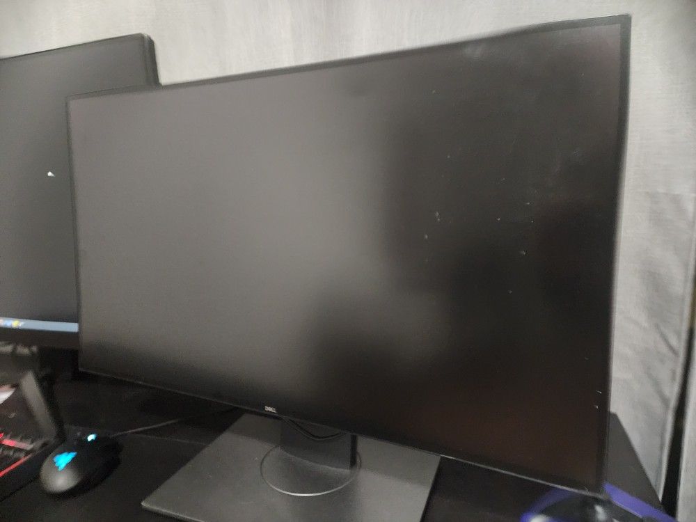 Dell 27" 4k Ultrasharp Monitor U2718Q