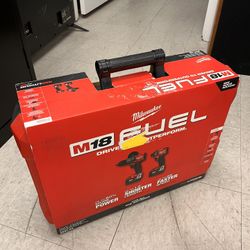M18 FUEL 18V Lithium-Ion Brushless Cordless Hammer Drill and Impact Driver Combo Kit 2 batteries.