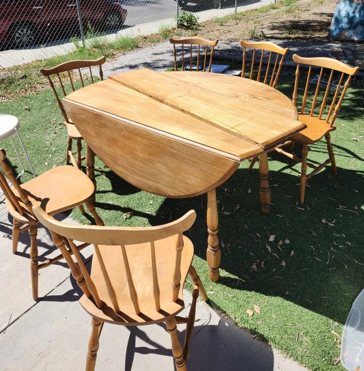 Dining Table With Leaf, Folding Sides, 6 Chairs