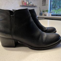 Clarks Artisan Black Leather Ankle Boots 