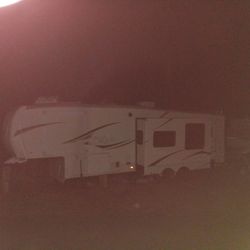 40 Foot 5th Wheel3Pop Outs Wood Floor 