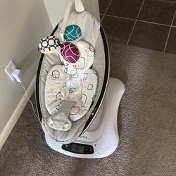 4 Moms Mamaroo Swing