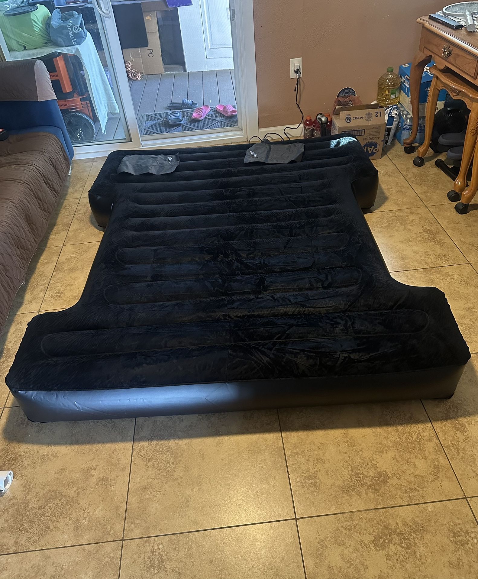 Umbrauto Air Mattress for 6-6.5ft Full Size Truck Bed, Inflatable Pickup Airbed with Pump, Tent Camping Sleeping Pad for Outdoor Travel