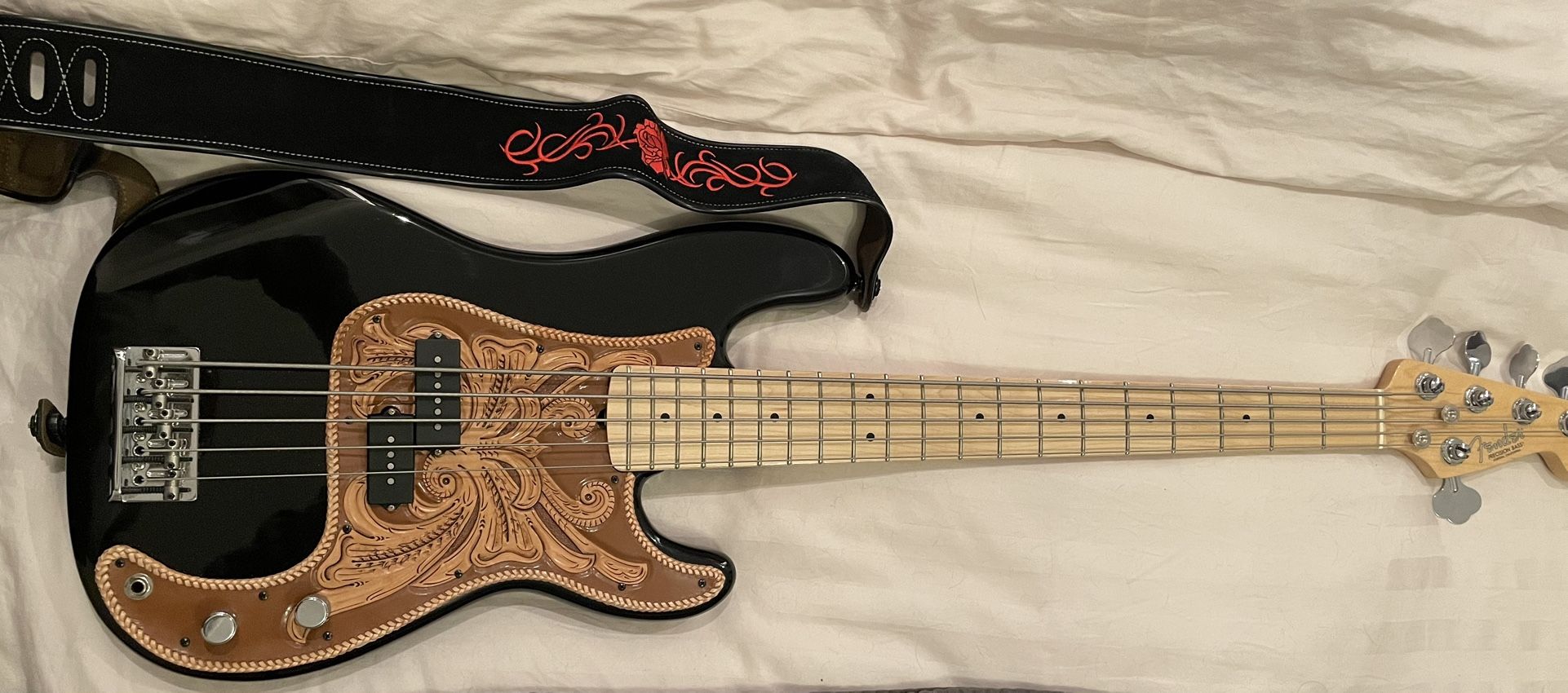 Fender 5 String Bass American Precision