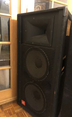PAIR OF JBL SR4733 DONT MISS THIS OPORTUNITY