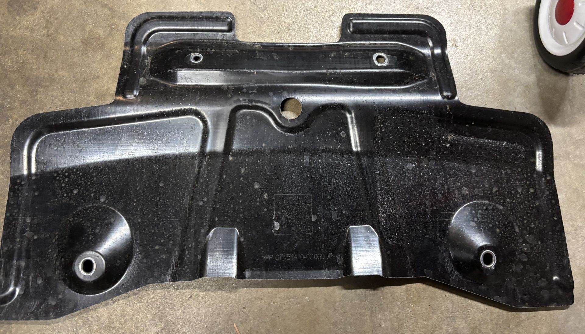 Toyota Sequoia Or Tundra Engine Under Cover Assembly 51410-0c060