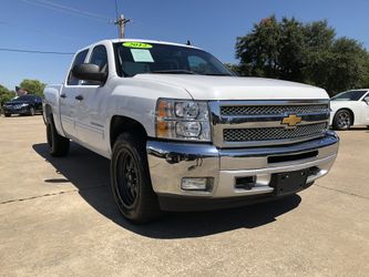 2012 Chevy Silverado 4X4. $2500 de enganche. Acepto pasaporte y carta de trabajo
