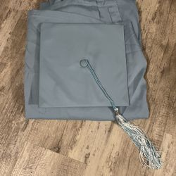 ** BRAND NEW ** Columbia OH Greenweaver Bachelor Cap & Gown Set