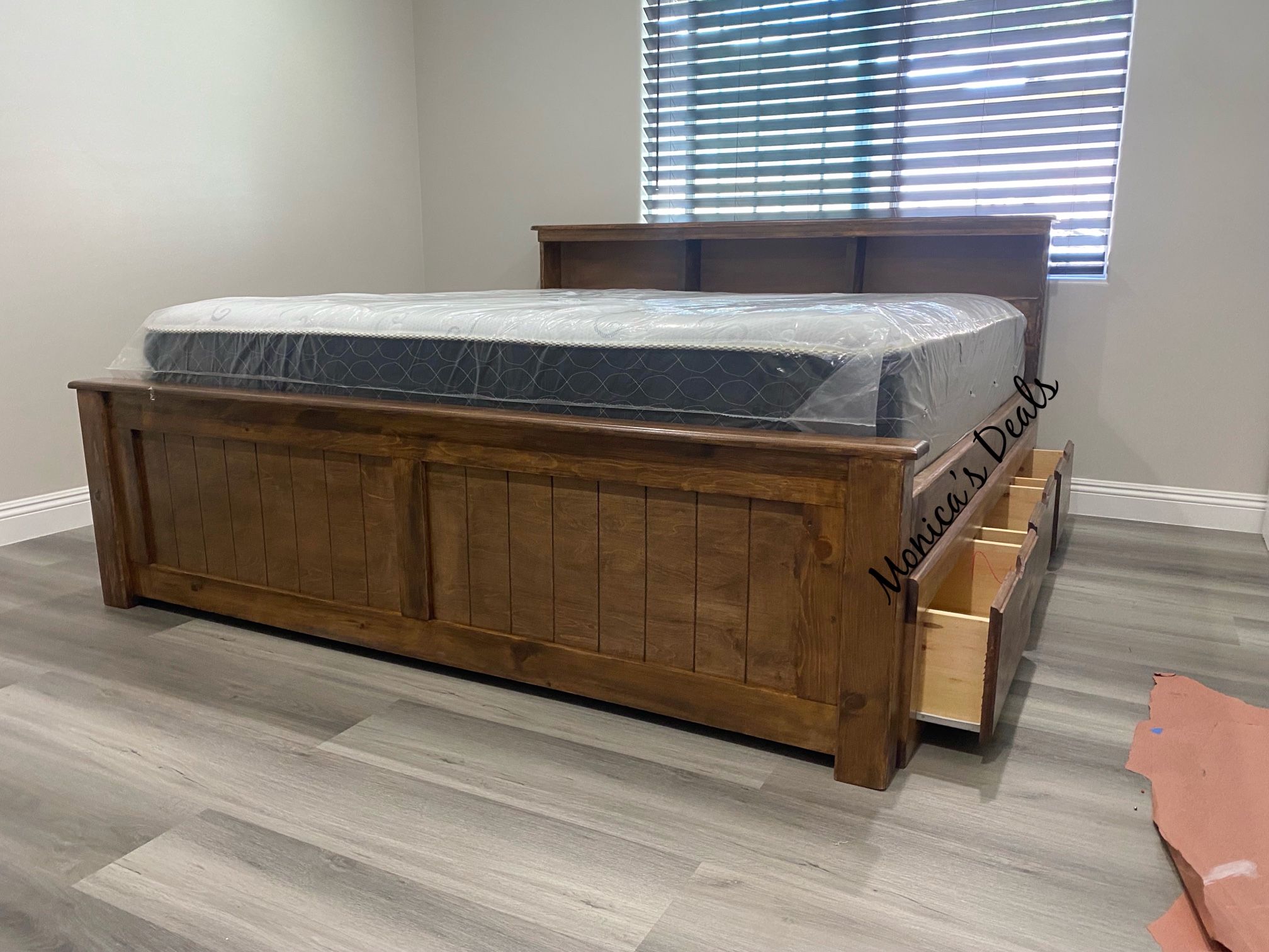 Cal King Or King Solid Wood Bed With 3 Drawers And Mattress $900