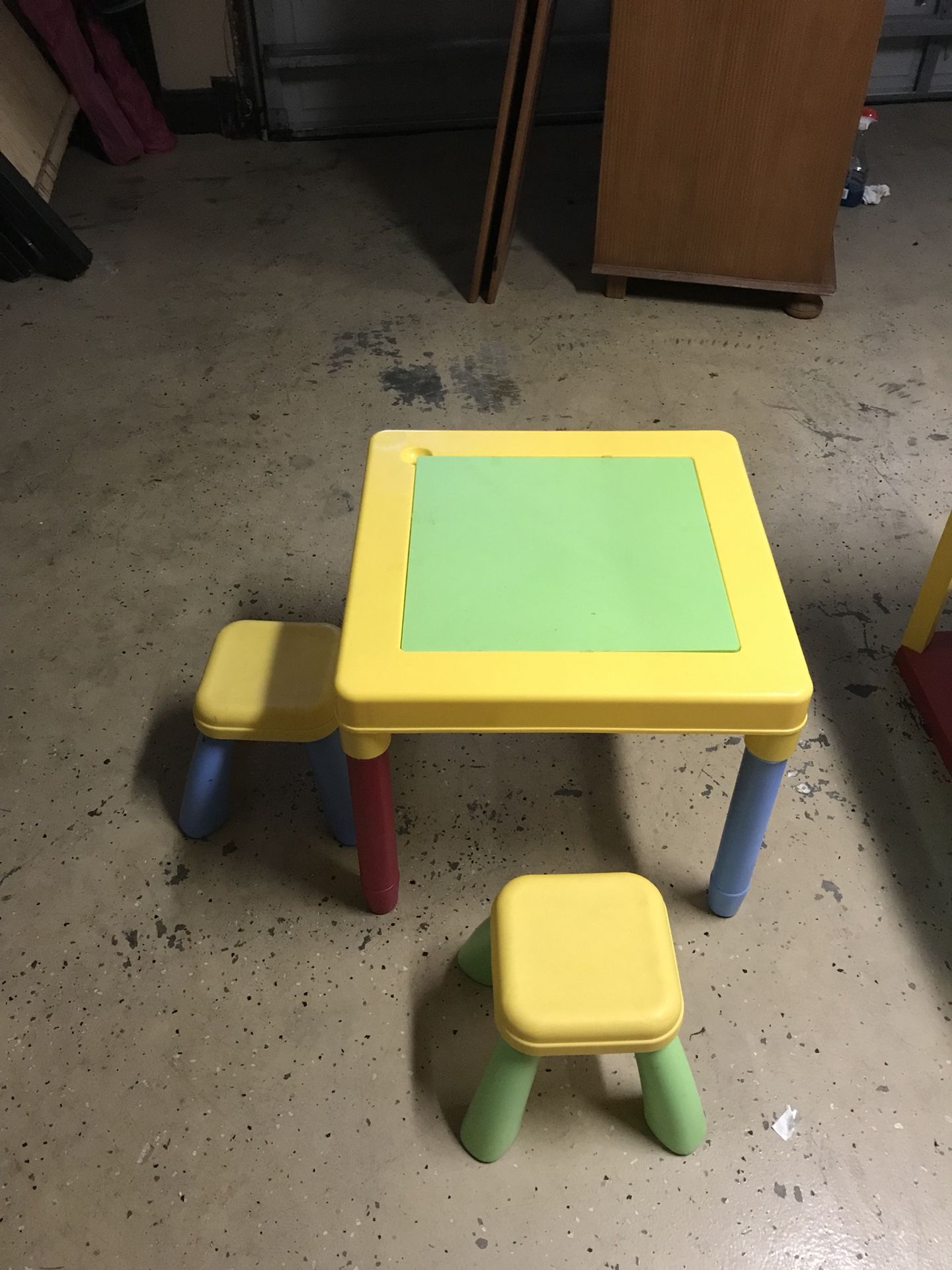 Kids art table