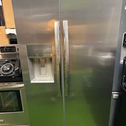 Frigidaire Side By Side Stainless Steel Fridge New 