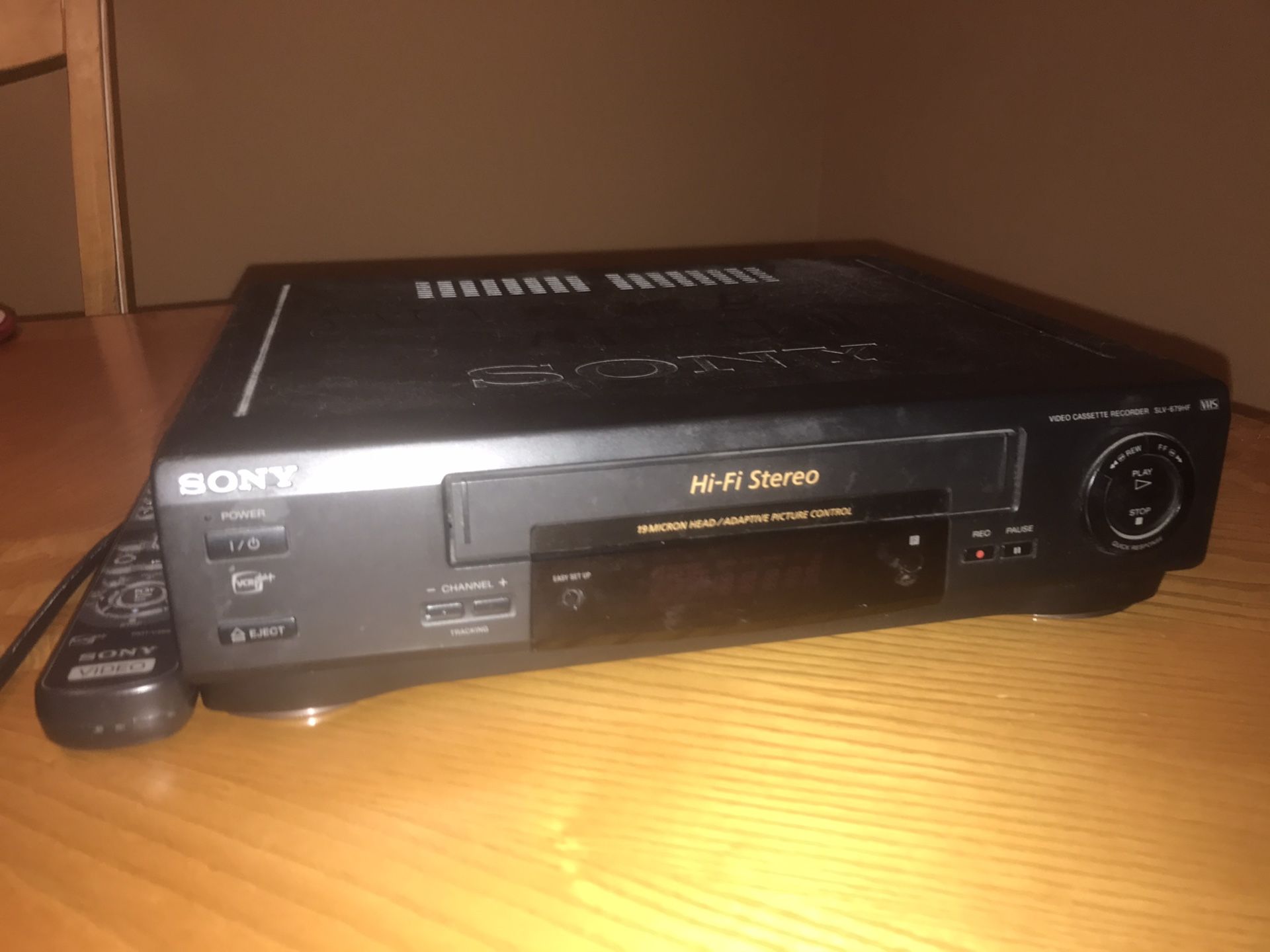 SONY HI FI VHS VIDEO CASSETTE PLAYER