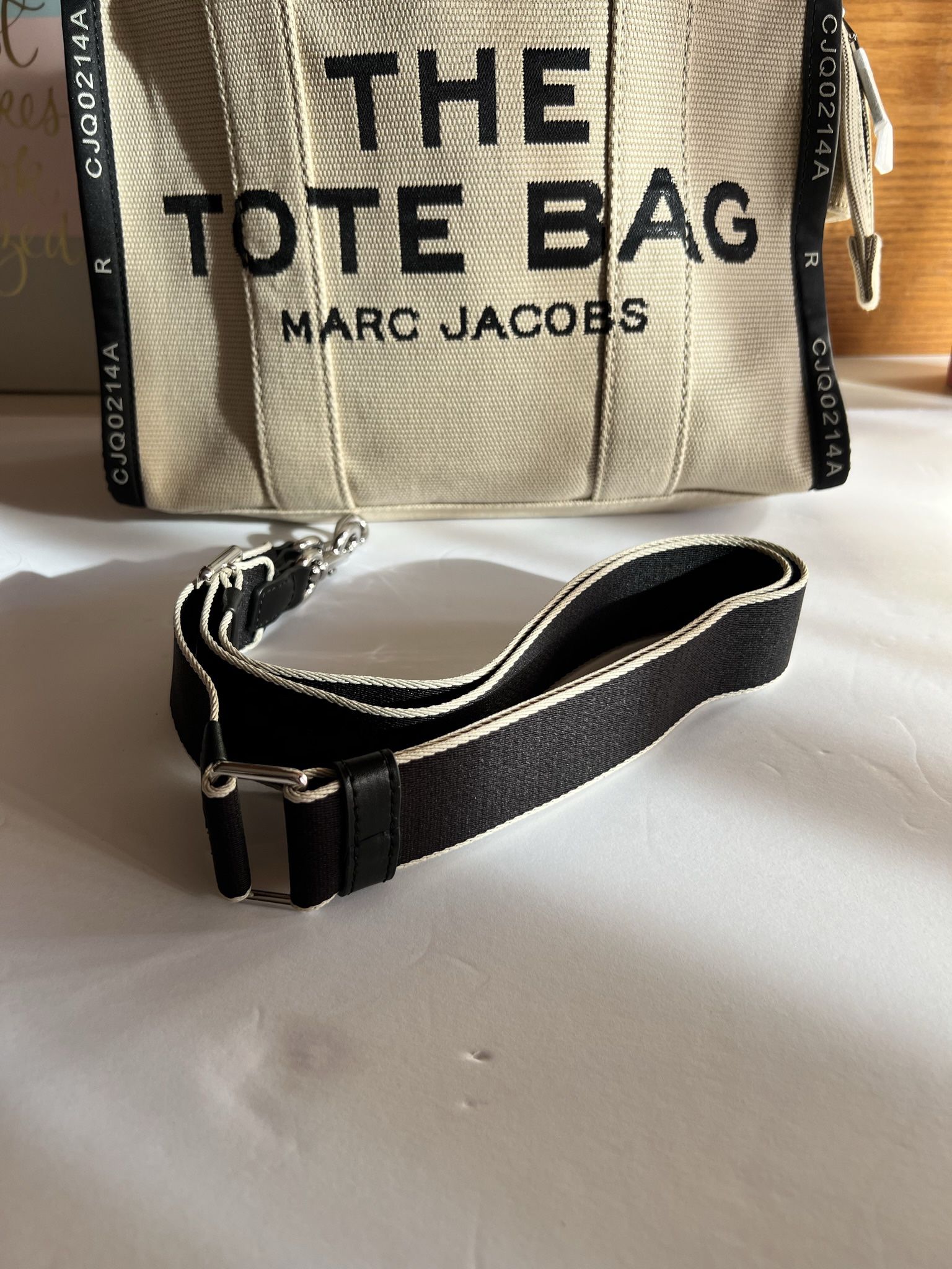 Marc Jacobs The Teddy Mini Tote Bag—Purple for Sale in Cary, NC - OfferUp
