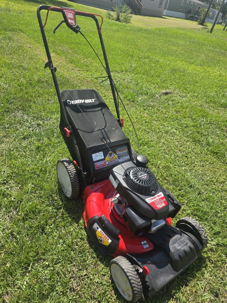 Troy-bilt 21" Self-propelled Lawn Mower