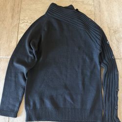 Black Size Medium Men’s Pullover Sweater with Buttons Down One Side 