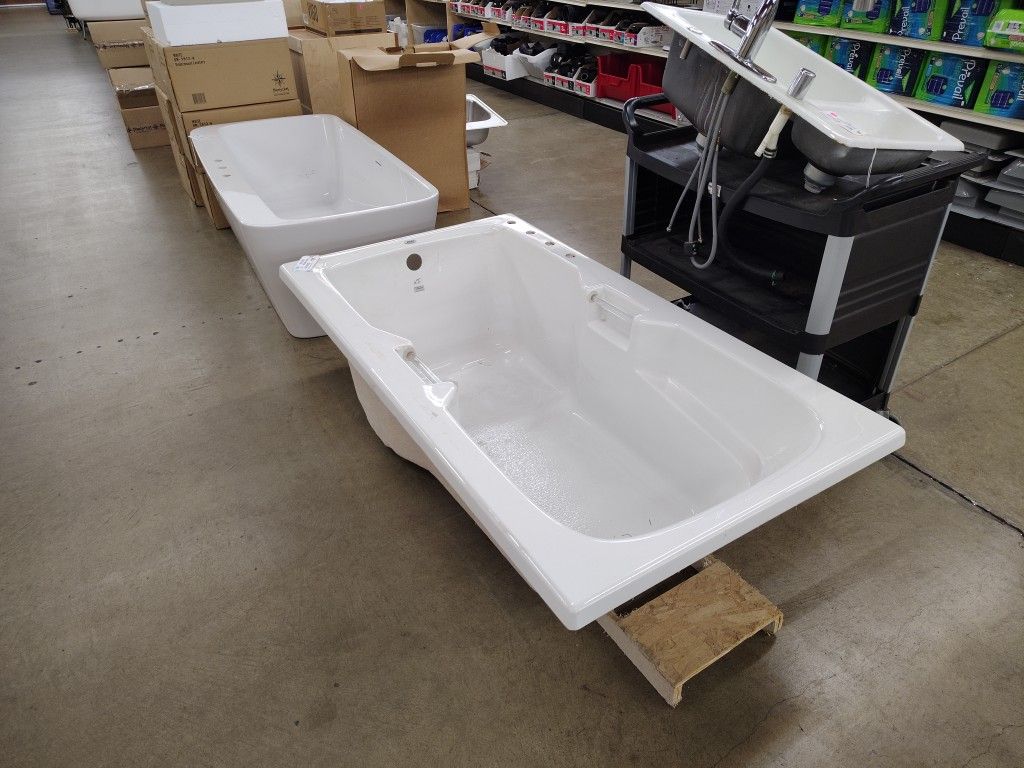 Deep Maxx Bathtub