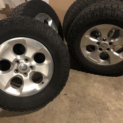 Goodyear Wrangler Duratrac 255/70/R18_Set of 4 w Rims