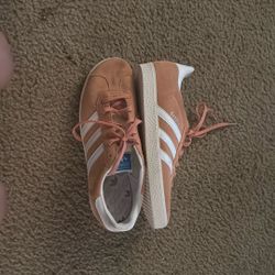 Adidas Gazelle’s Size 8 