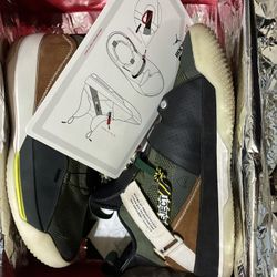 Jordan XXXIII Travis Scott Originals
