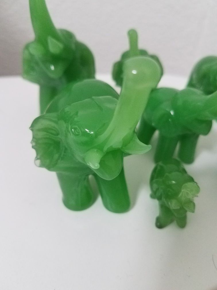7 jade elephants