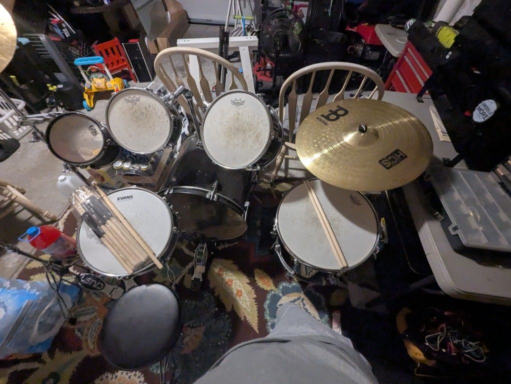 Drum Set Complete With Lots Of Extras 