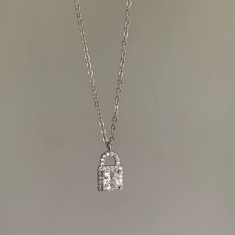 Korean version of light luxury and simple temperament