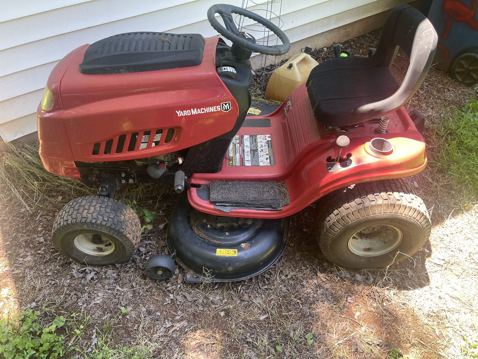 MTD Yard Machine 42” Riding Lawn Mower