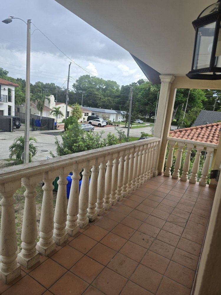 Rent 2 Y 1 ..... 37 Av Sw  Y 16 St