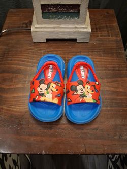 Mickey Mouse Pluto Sandals Size 5/6 Toddler