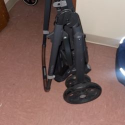 Uppa Baby Vista V2 Stroller & Bassinet 