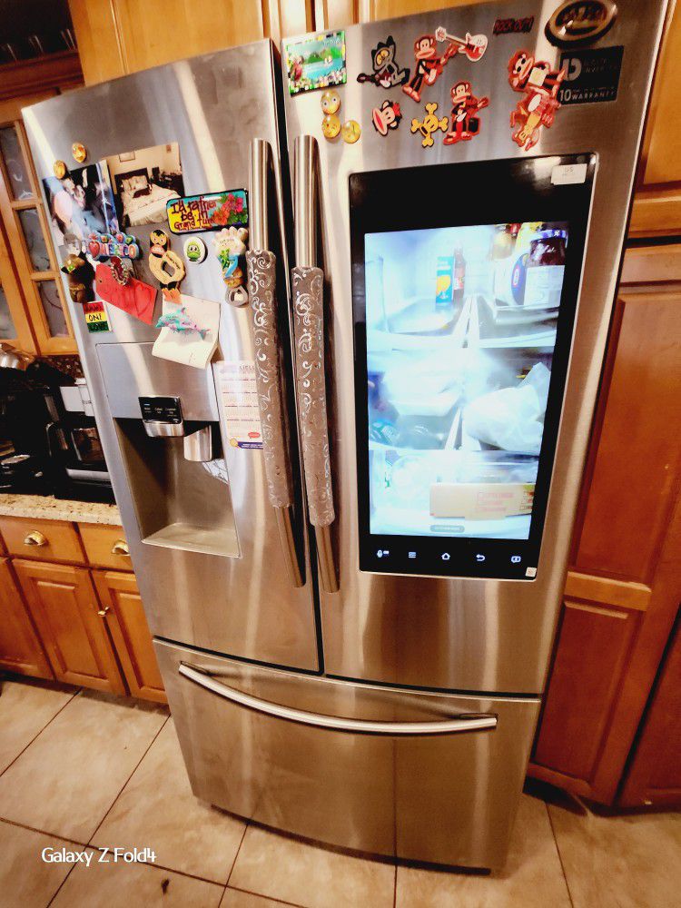 Samsung 36" 24.2 cu. ft. French Door Flex Refrigerator with Family Hub 