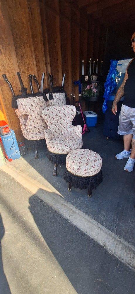 8chairs 4 Stools
