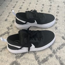 Nike shoes women’s Size 8 $30