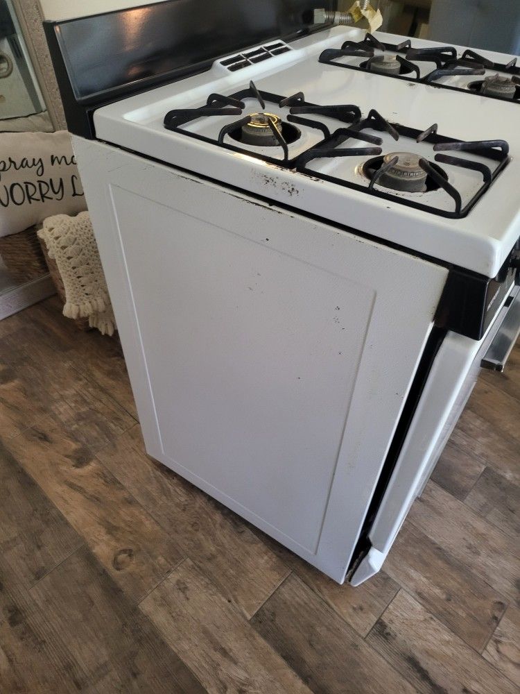 Hotpoint Gas Stove with Oven for Sale in El Cajon, CA OfferUp