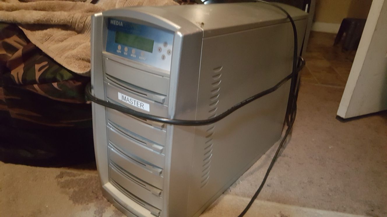 DVD multi duplicator