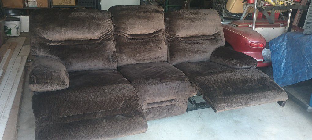 Like New Very Good Condition Recliner Couch