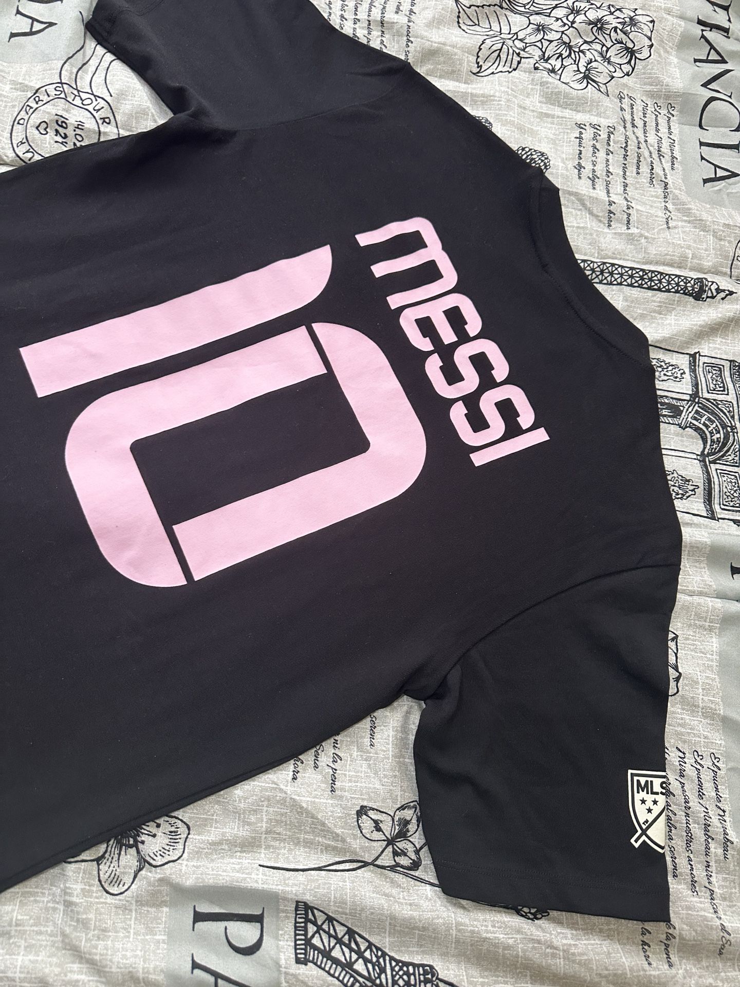 Messi Men’s T-shirt Size M