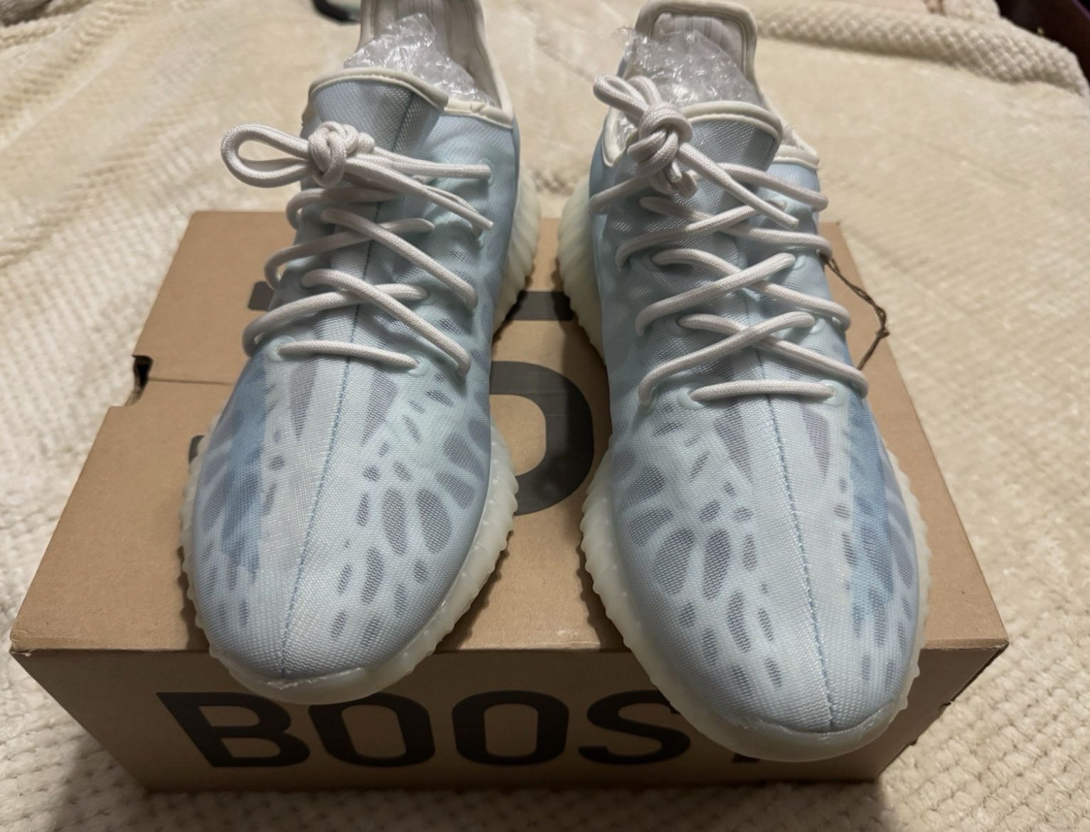 Adidas Yeezy Boost 350 V2 “Mono Ice” GW2869 – Sz. 9 – Great Condition w/ Box