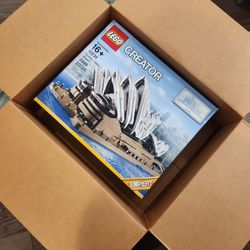 Lego Sydney Opera House 10234