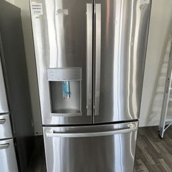 $1300! Store Closing Blowout! GE ENERGY STAR Counter Depth Refrigerator, One Year Warranty