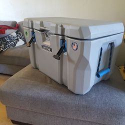 Heavy Duty Lifetime Cooler 77 Qt 