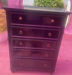 Tamarack 5 drawer woden dresser