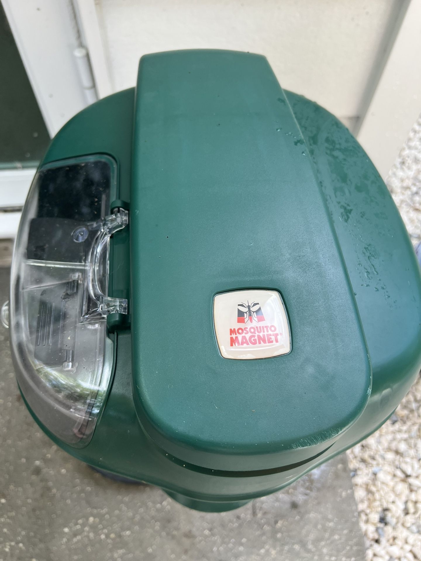 Mosquito Magnet MM4200B Patriot Plus Mosquito and Flying Insect Trap and Killer - Protects Up to 1 Acre