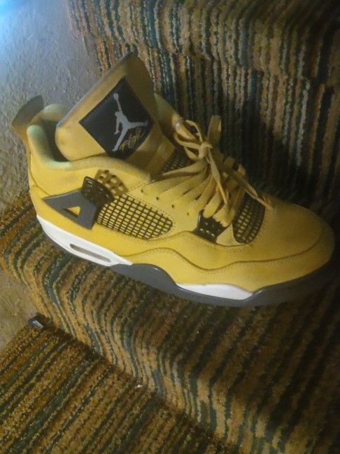 Jordan 4s Yellow Thunders