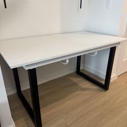 Extendable Dining Table