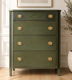 Awesome Shabby distressed solid wood large spacious dovetail drawers dresser