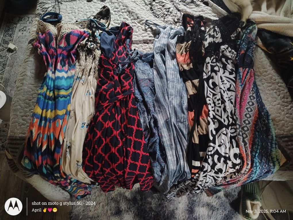 8 Dresses Size Small